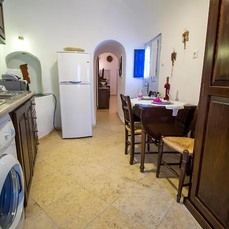 Otel Lithies Traditional Homes